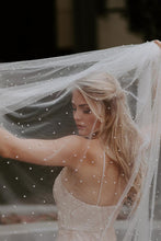 Load image into Gallery viewer, Pearl Studded Veil
